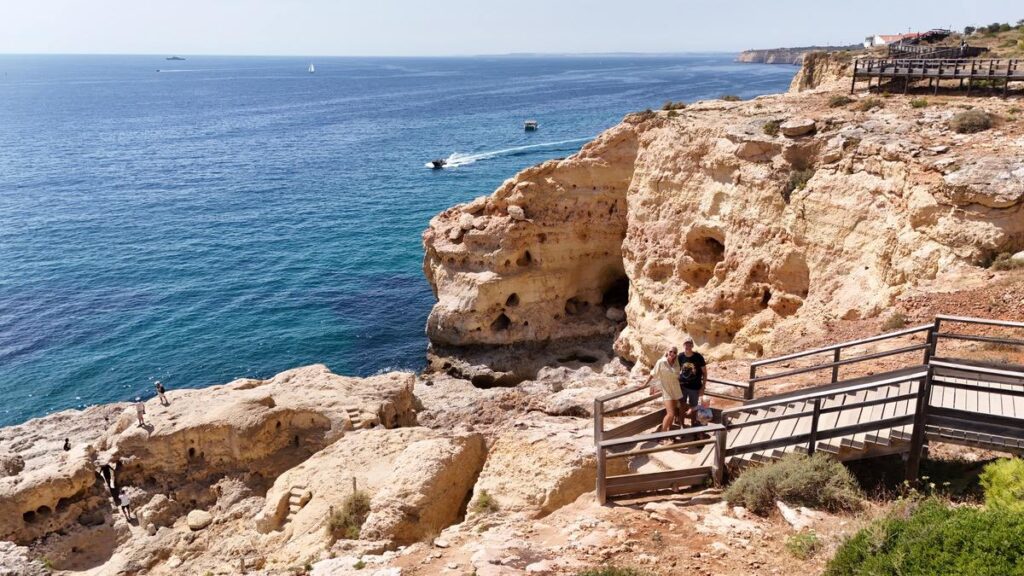 this picture shows the beautiful scenery of Carvoeiro