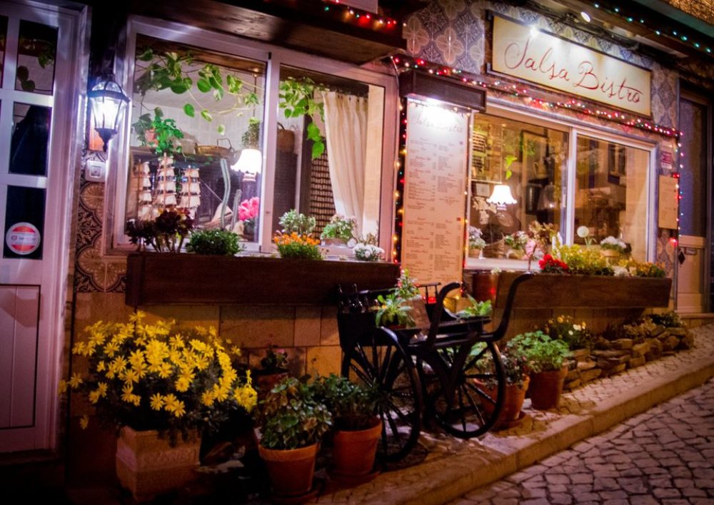 Salsa Bistro