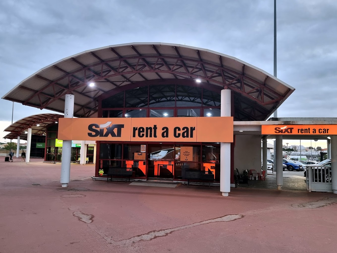 SIXT Autovermietung in Faro Standort, Preis und Fahrzeuge