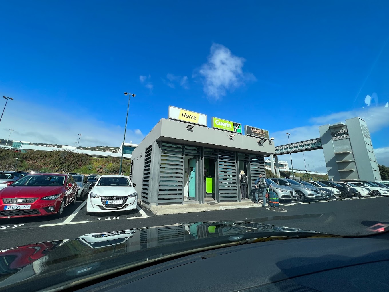 HertzAutovermietung auf Madeira Standort, Preis und Fahrzeuge