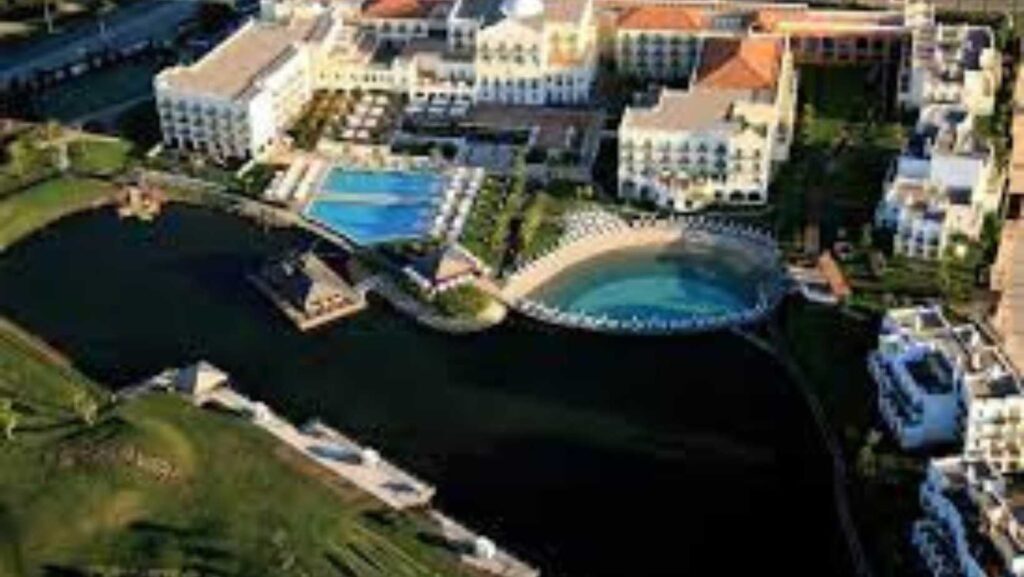 The Lake Resort Apartments