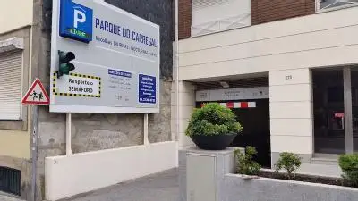 Car parking in Parque do Carregal