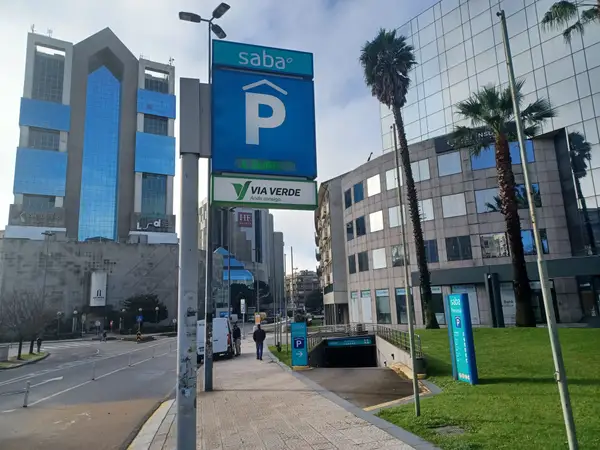 Car parking in SABA Parque de Estacionamento Península