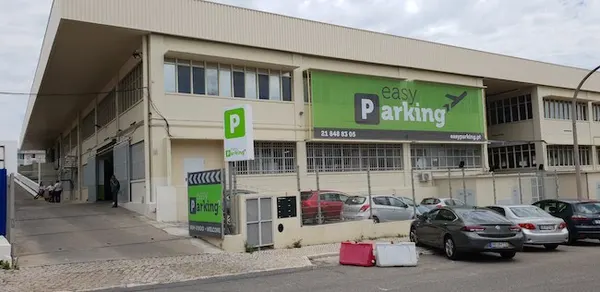 EASYPARKING Aeroporto Lisboa - P&R - coberto