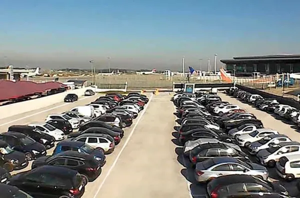 FLY-PARK Low cost - Aeropuerto de Oport