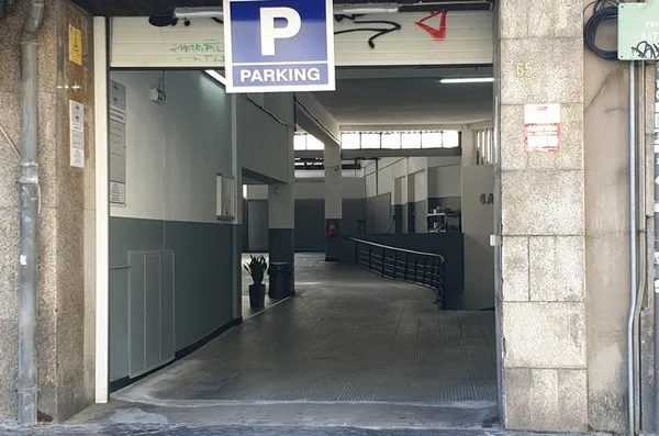 Garagem Iberia Car parking