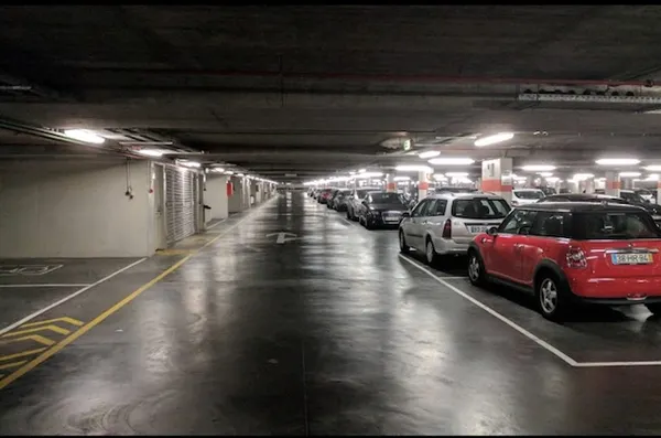 car parking for SABA Gare do Oriente