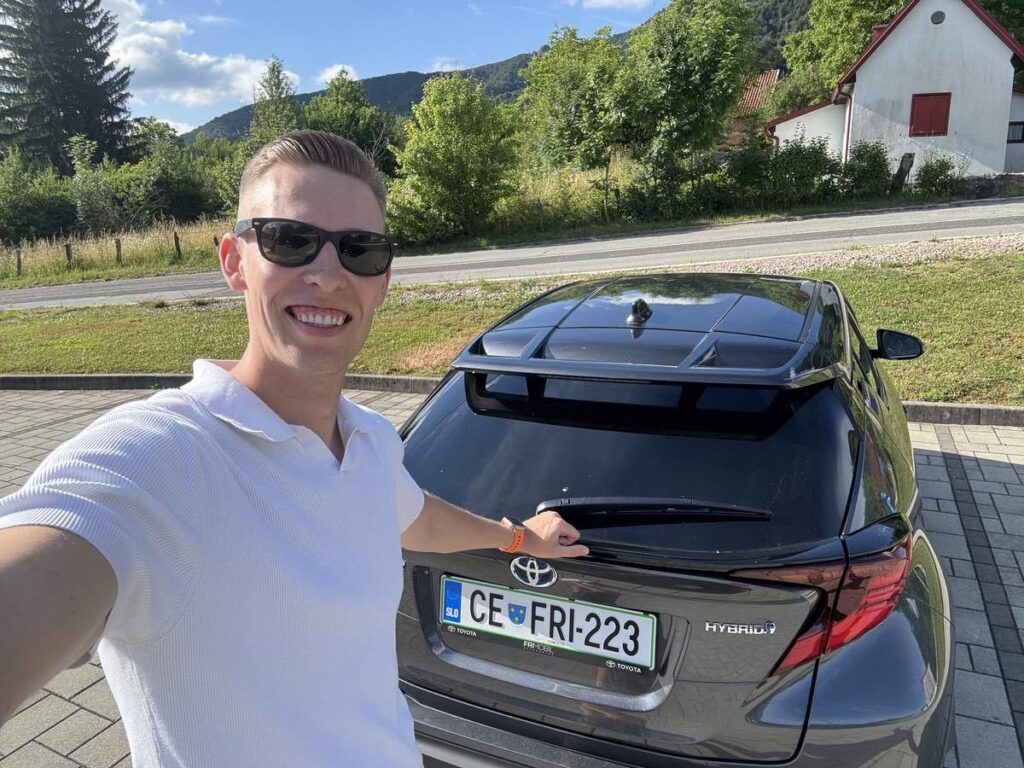 Free parking in Villa Angy