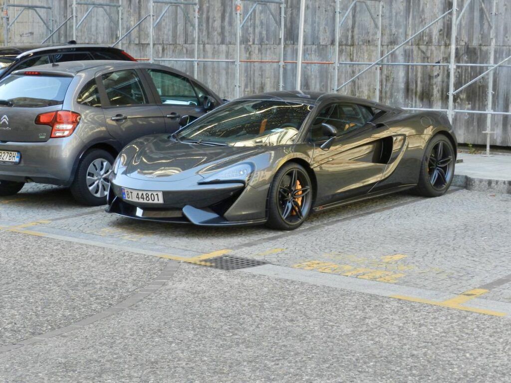 como lake parking como lake parking