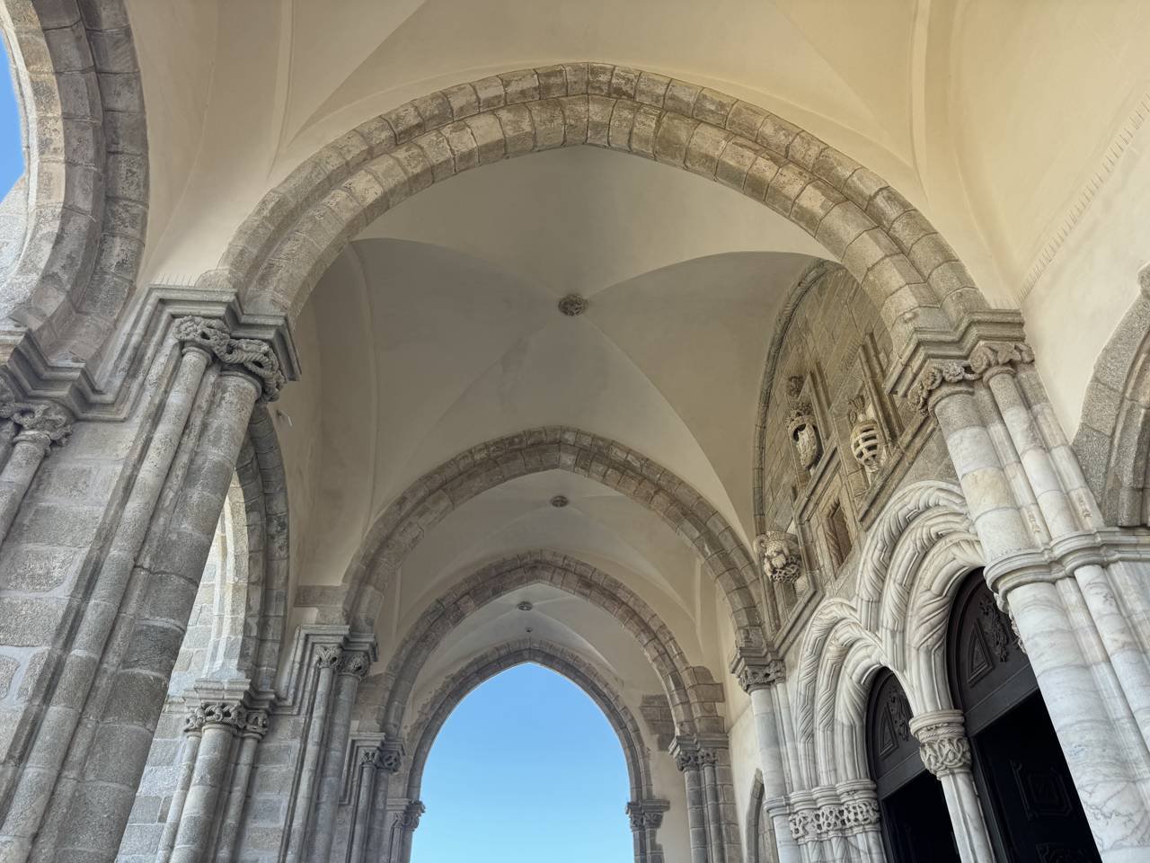 evora gothic arches Gothic arches in the historic centre of Évora, Alentejo, Portugal